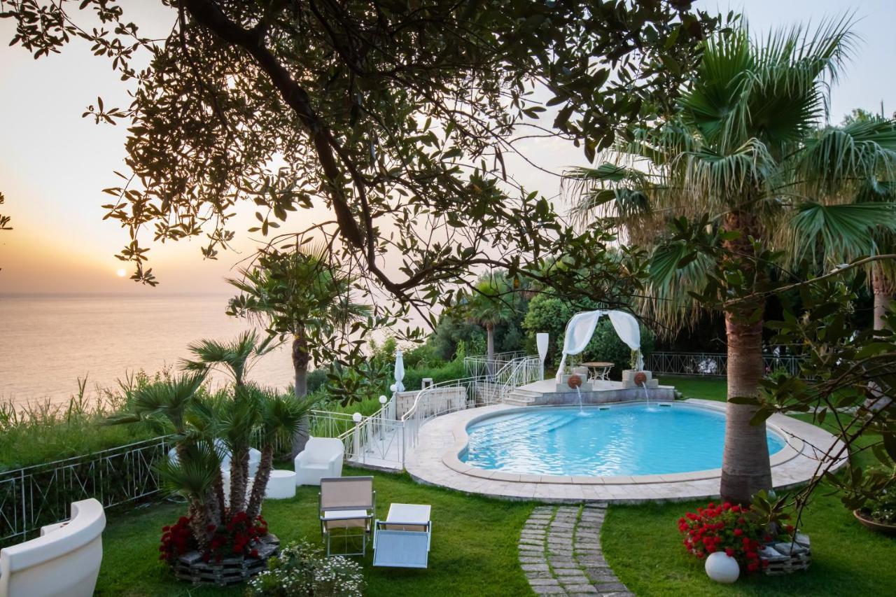 Caposperone Resort Palmi Exterior foto